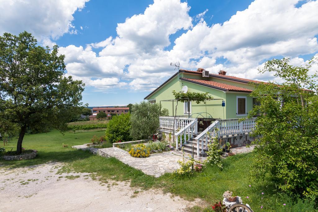 Apartments Cekada Labin  Eksteriør billede