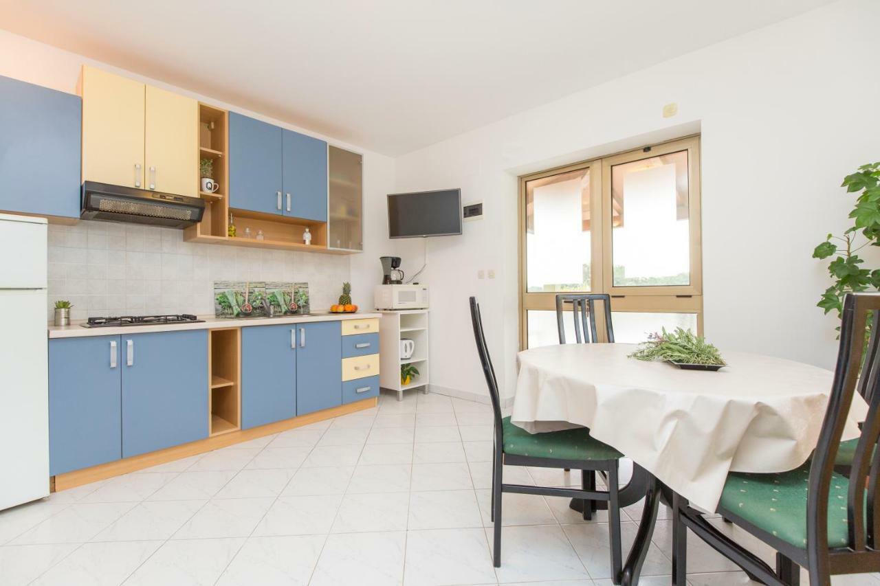 Apartments Cekada Labin  Eksteriør billede