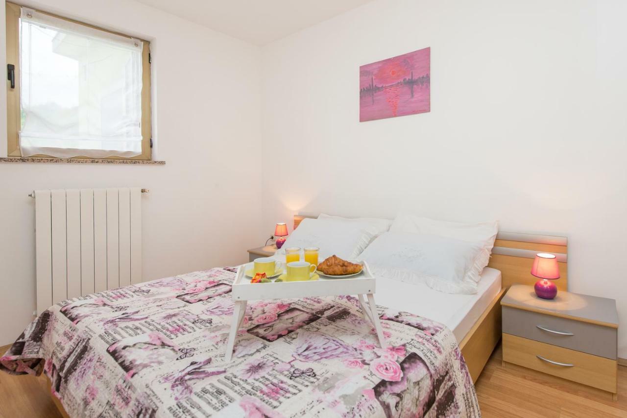 Apartments Cekada Labin  Eksteriør billede